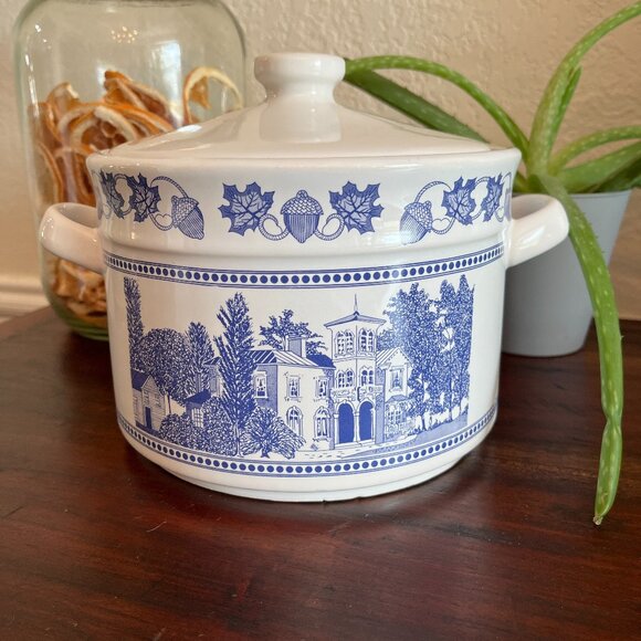 Vintage Blue & White Transferware Crock with Lid Cottagecore Colonial Farmhouse - Picture 1 of 6